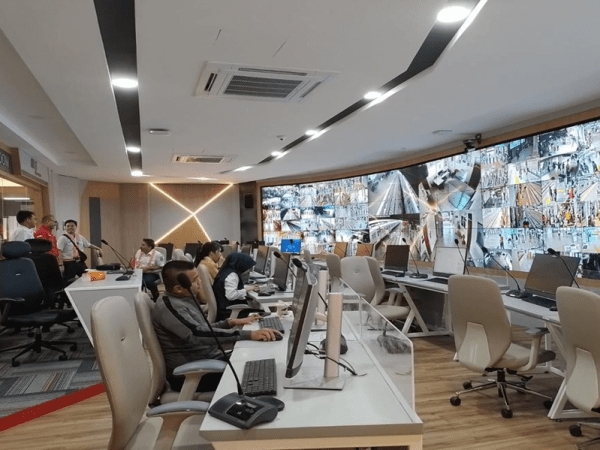 Case Study: Command Centre Kereta Commuter Indonesia Videowall Curved oleh PT Lusavindra Jayamadya via&nbsp;Partner